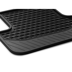 Mercedes-Benz CLA Coupe og Shooting Brake, gummimttest